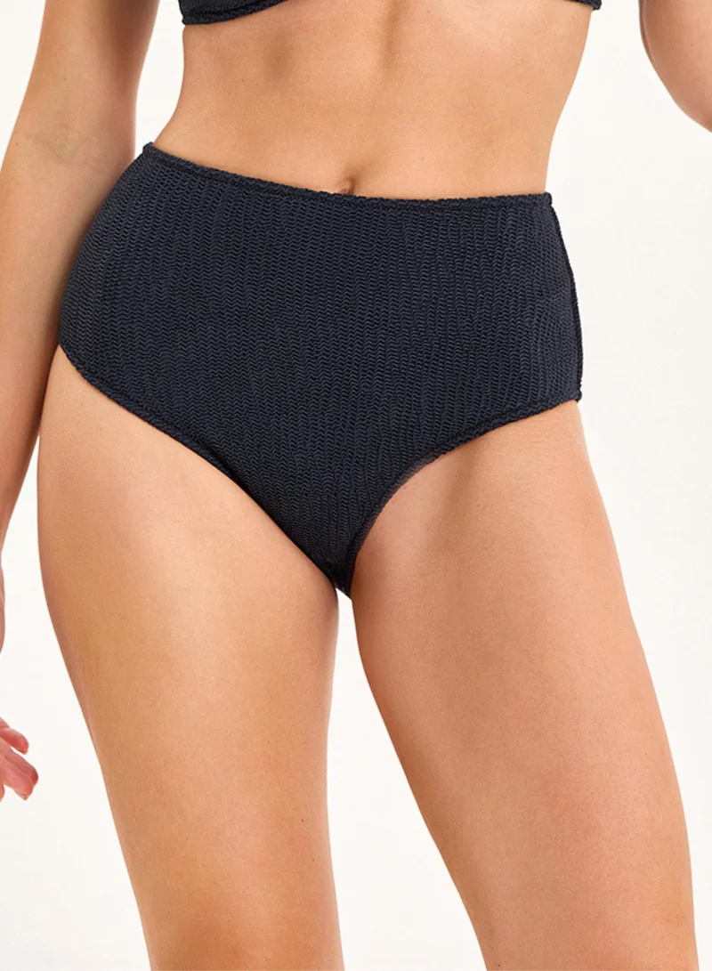 أرجنتو نوير بيكيني القاع